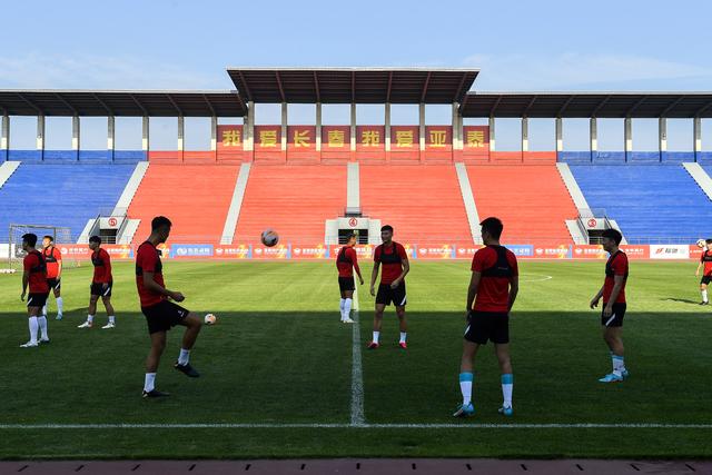 托马斯40分篮网大胜76人 福克斯41分国王屠牛